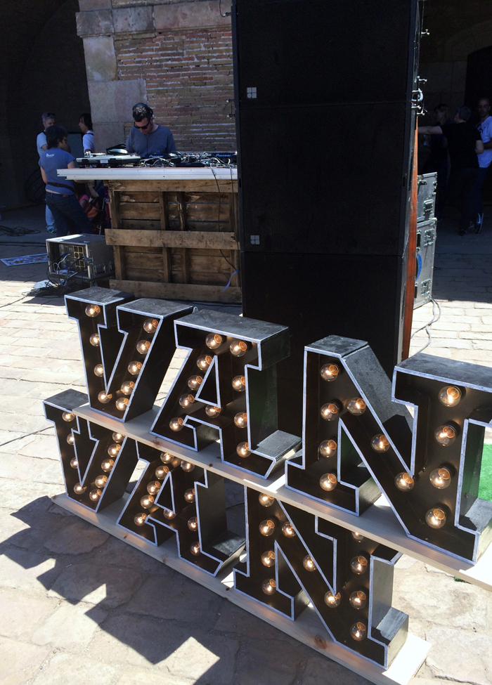 Van Van Market